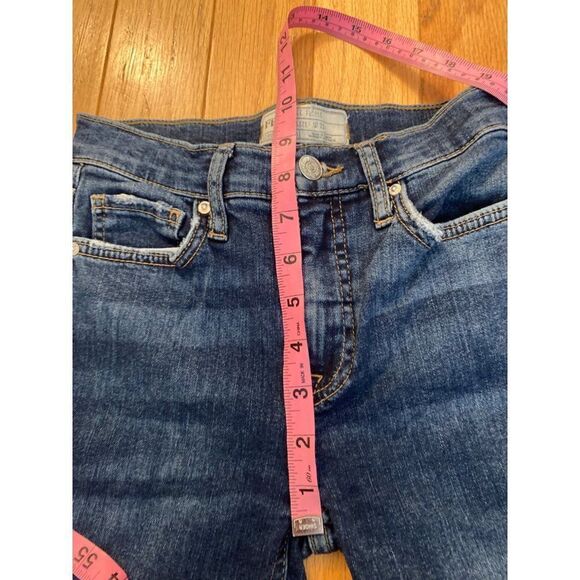 Free People, women's distressed mid rise skinny jeans size W25 - Picture 8 of 9